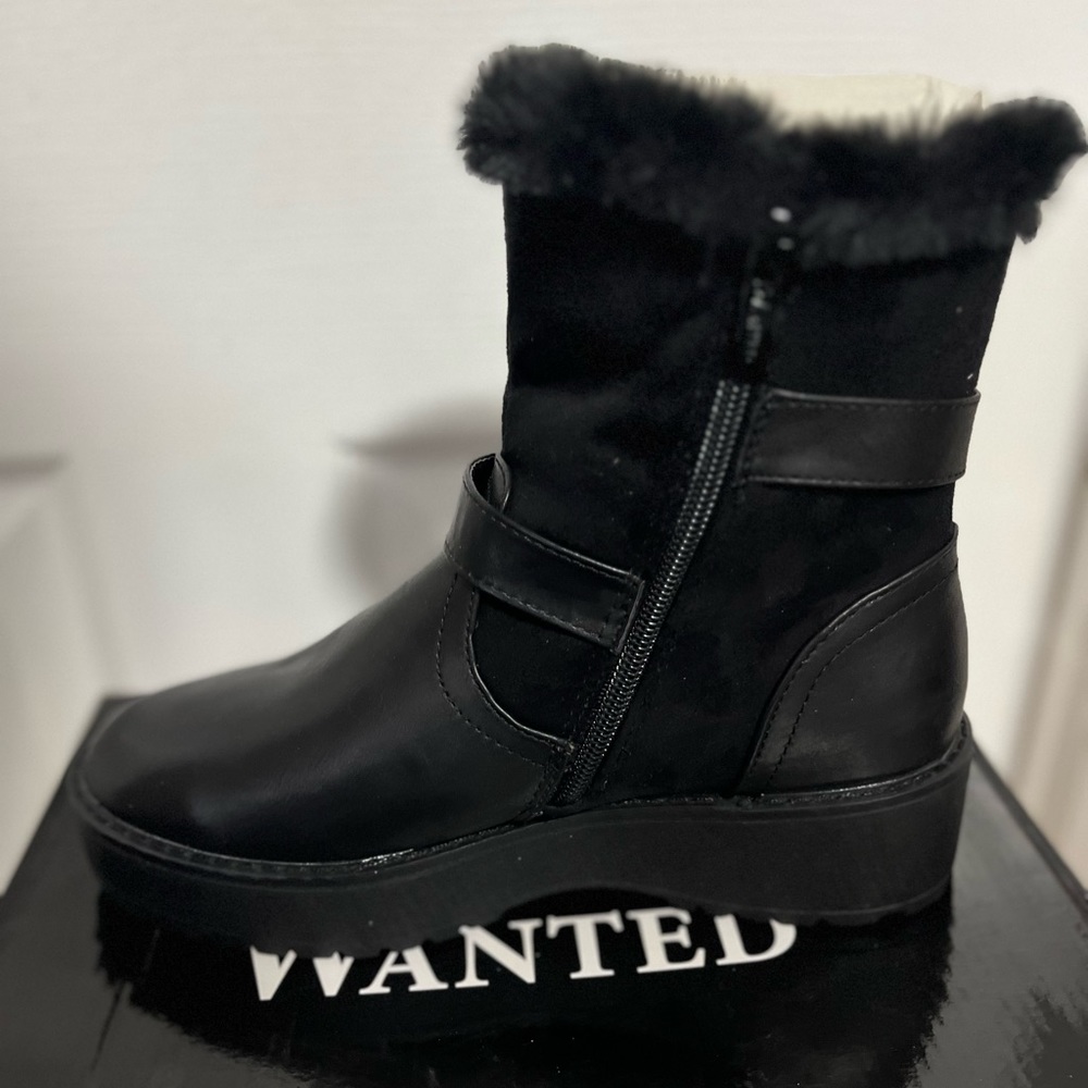 Boots - Picture 8 of 8